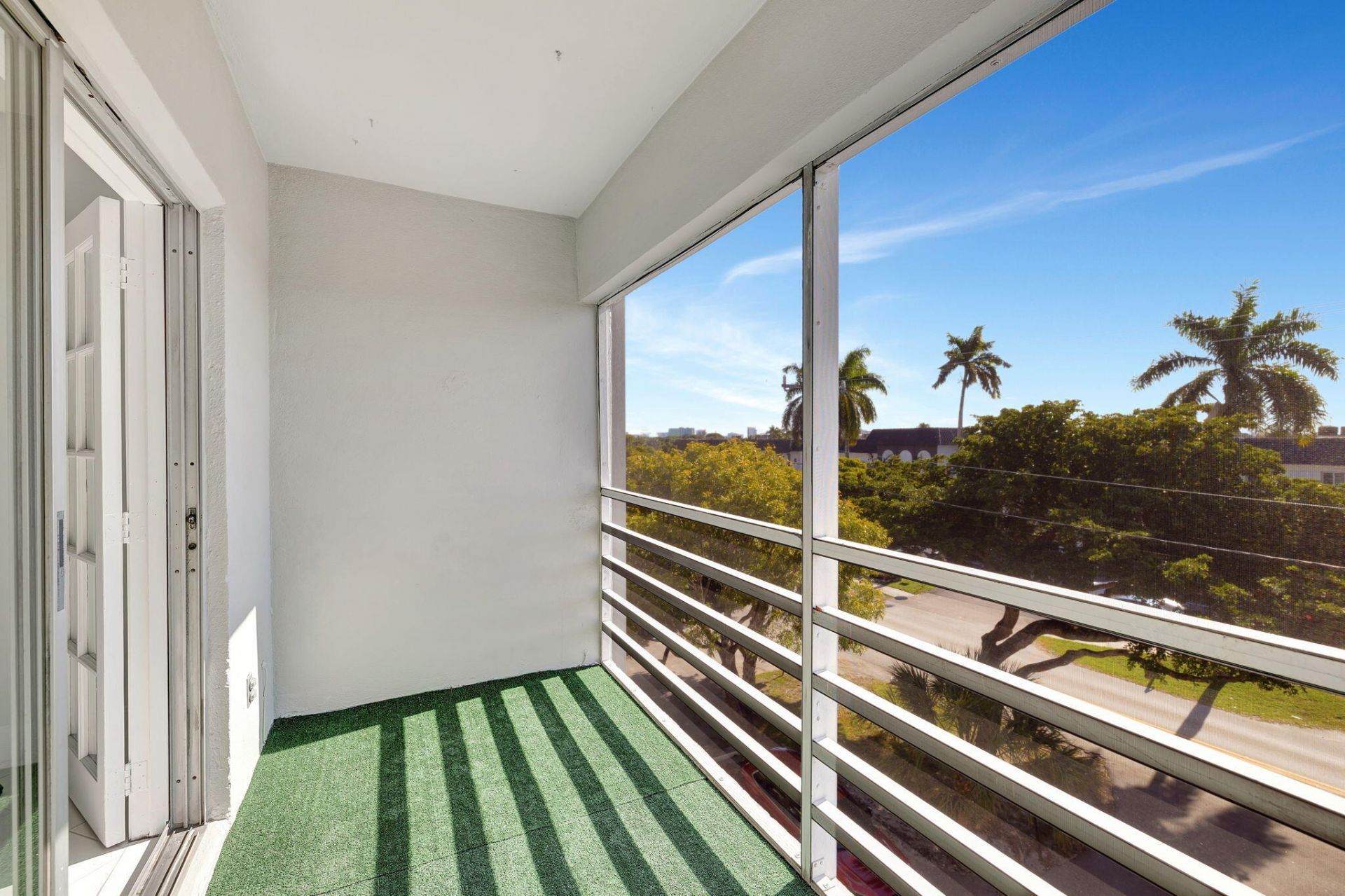 1407 NE 56th Street, Unit 408, Fort Lauderdale, FL 33334 Photo