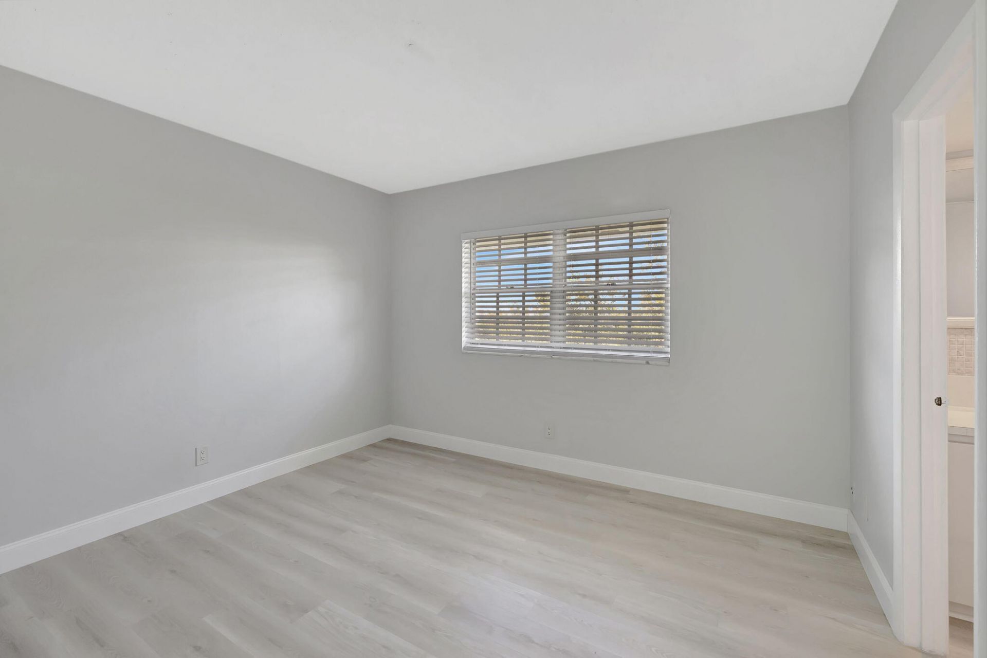 1407 NE 56th Street, Unit 408, Fort Lauderdale, FL 33334 Photo