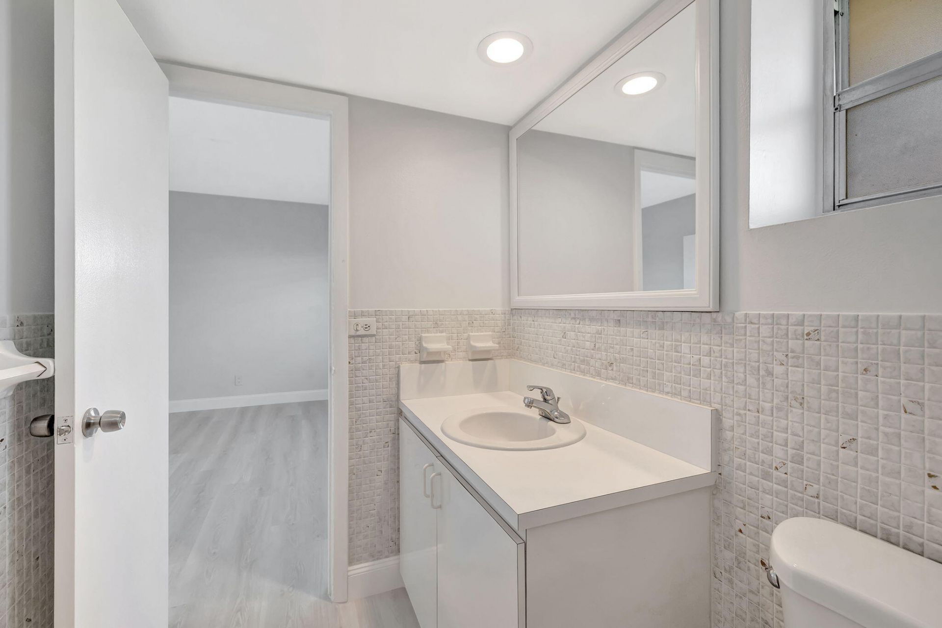 1407 NE 56th Street, Unit 408, Fort Lauderdale, FL 33334 Photo