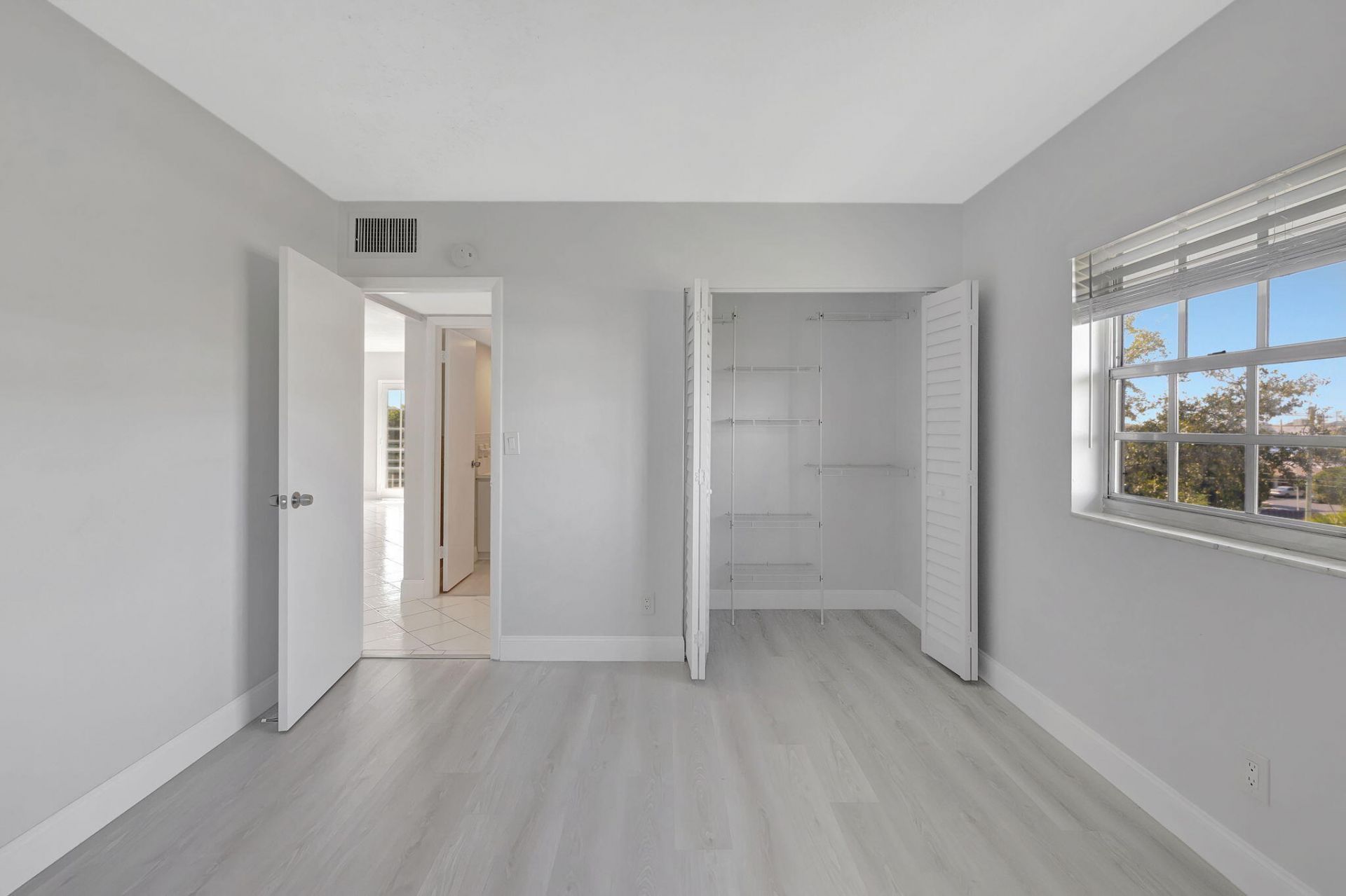 1407 NE 56th Street, Unit 408, Fort Lauderdale, FL 33334 Photo