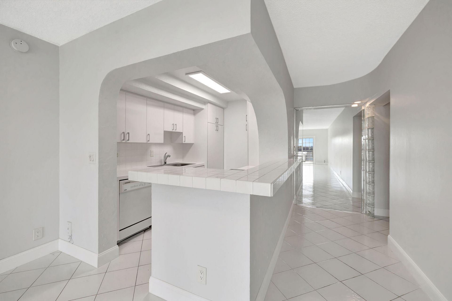 1407 NE 56th Street, Unit 408, Fort Lauderdale, FL 33334 Photo