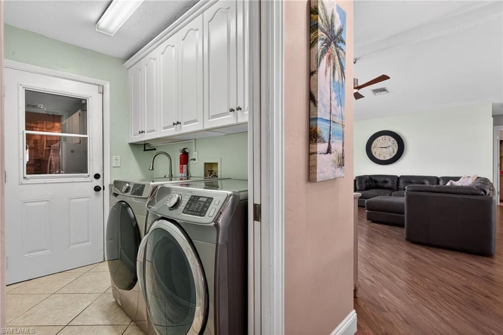 2317 SE 27th Ter , Cape Coral, FL 33904 Photo