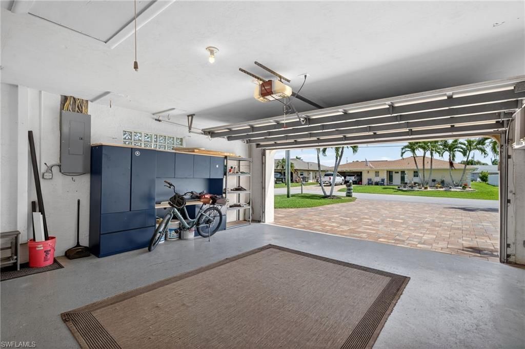 2317 SE 27th Ter , Cape Coral, FL 33904 Photo