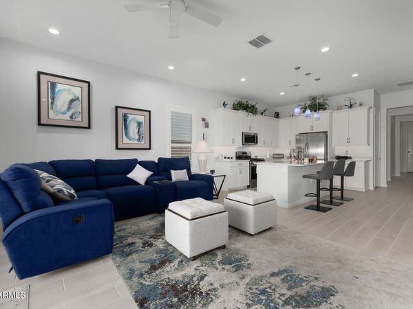 10240 W LONE CACTUS Drive, Peoria, AZ 85382