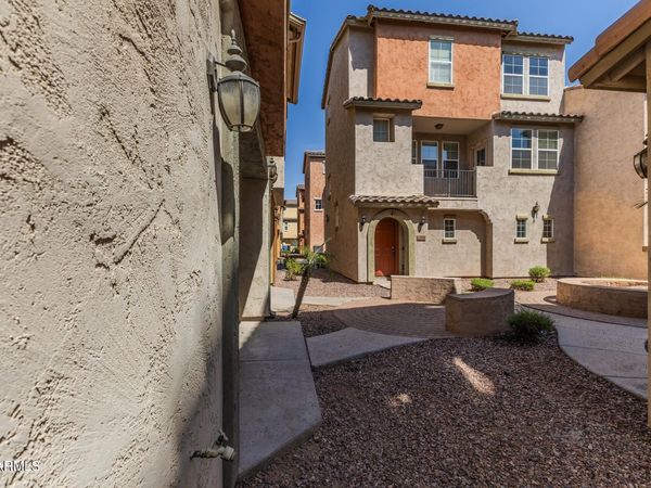 2026 N 78TH Glen, Phoenix, AZ 85035