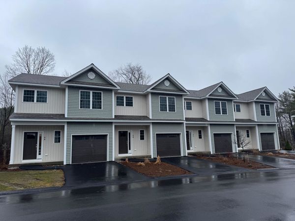 5C Dearborn Circle, Goffstown, NH 03045