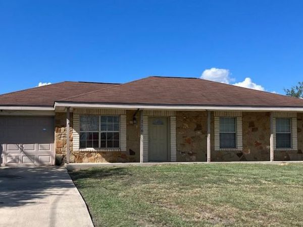 176 Hollys WAY, San Marcos, TX 78666