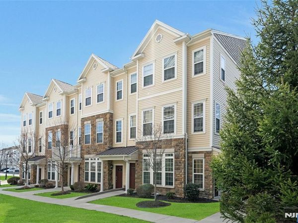 10 Iris Lane 605, Unit 605, GARFIELD, NJ 07026