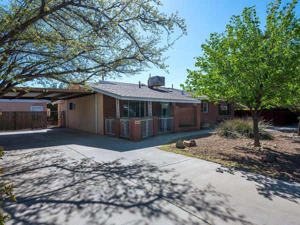 1810 Miller Circle NW, Albuquerque, NM 87107