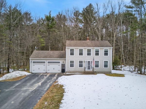 16 Captain's Way, Buxton, ME 04093