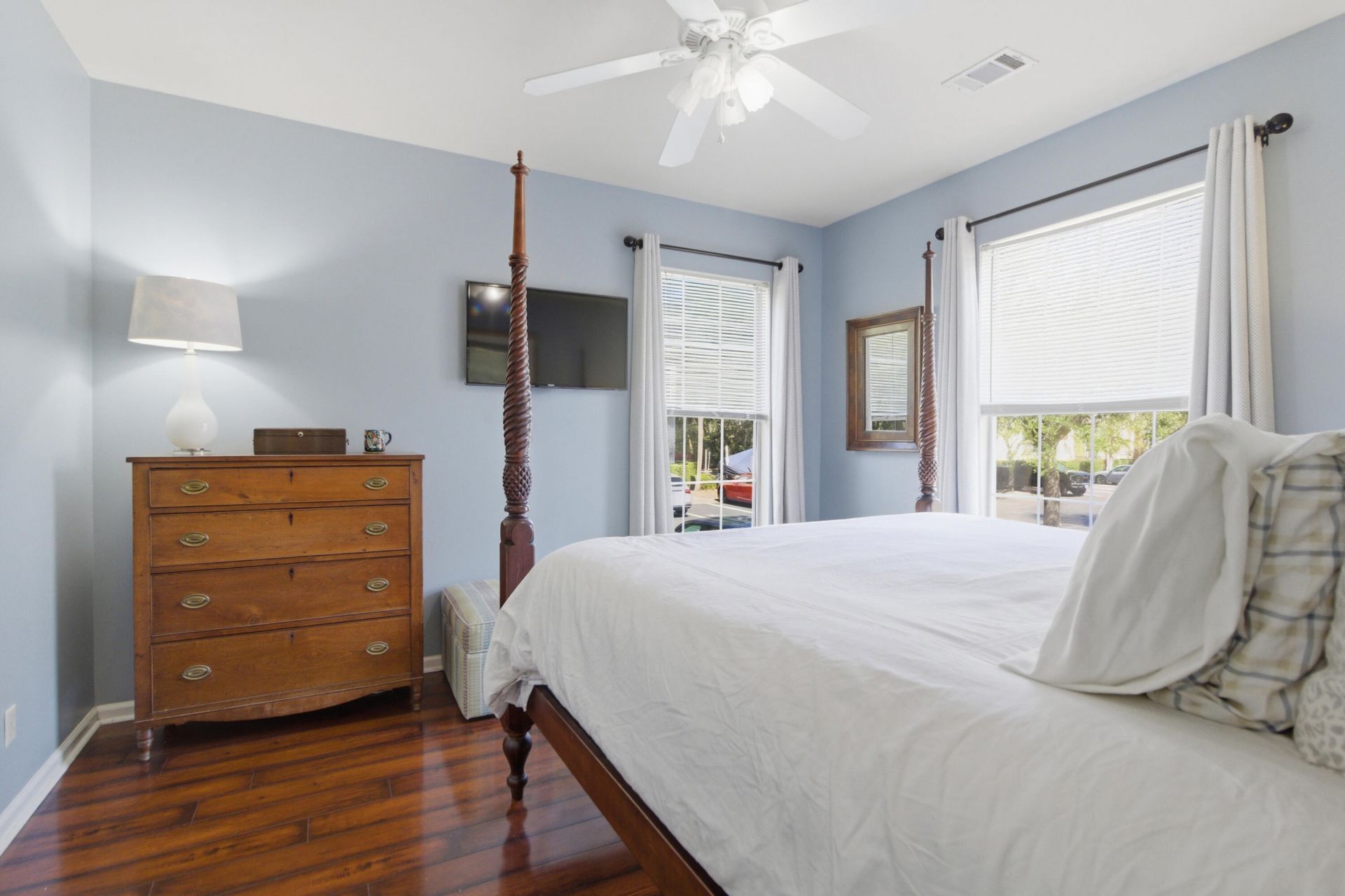 1600 Long Grove Drive Photo 11