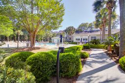 1600 Long Grove Drive photo 4