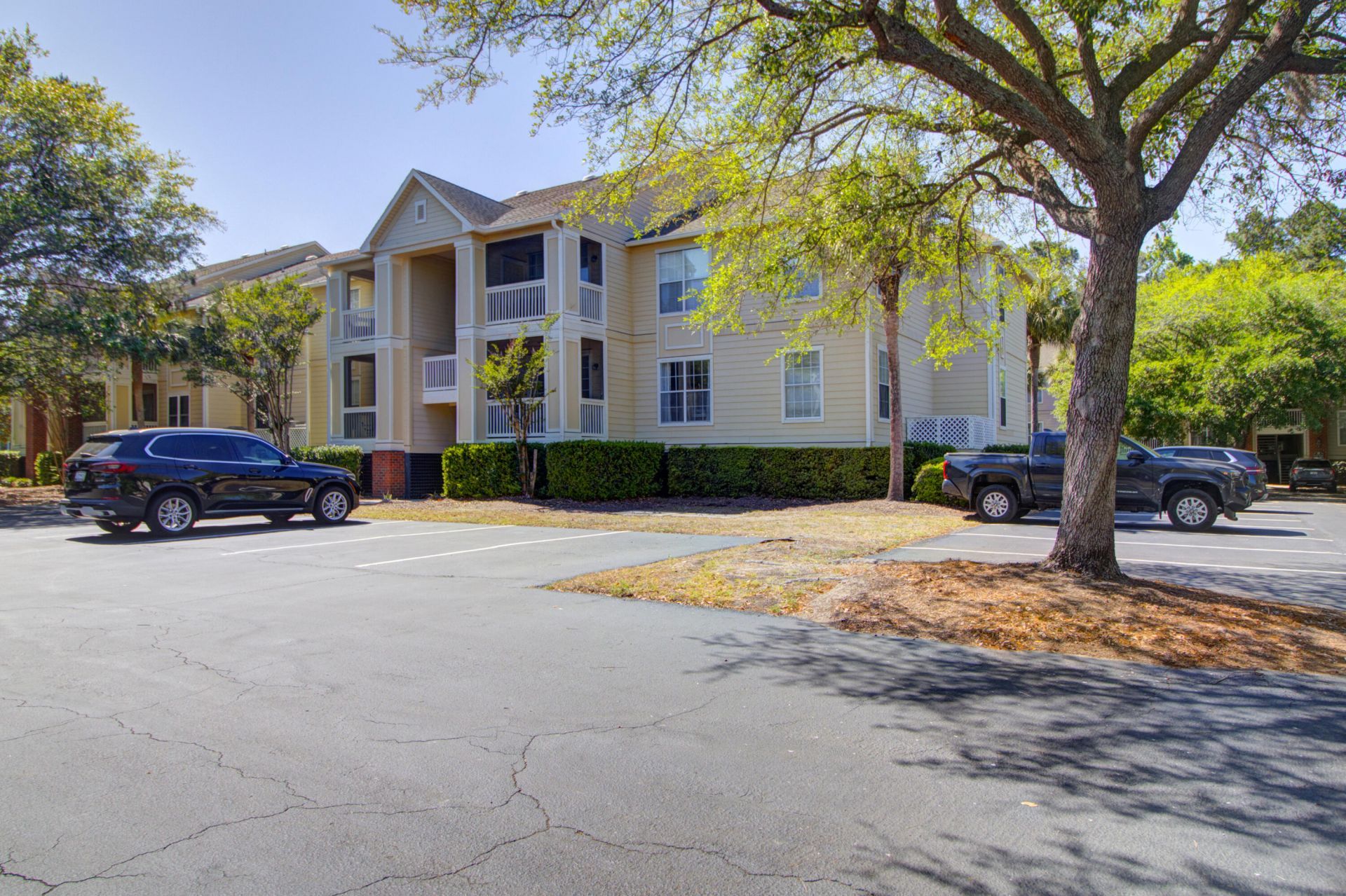 1600 Long Grove Drive Photo 21