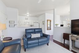 1600 Long Grove Drive photo 4
