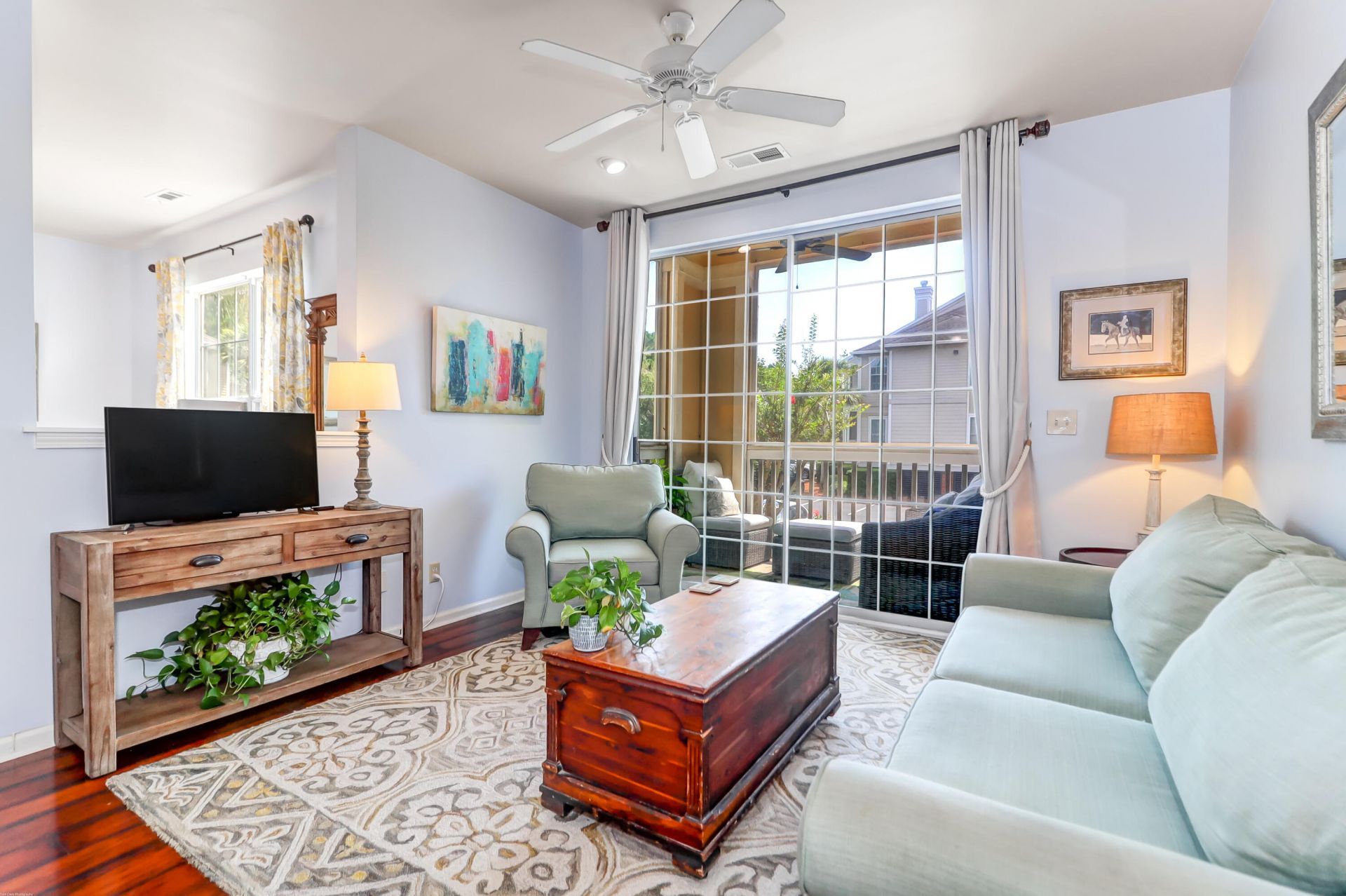 1600 Long Grove Drive Photo 5