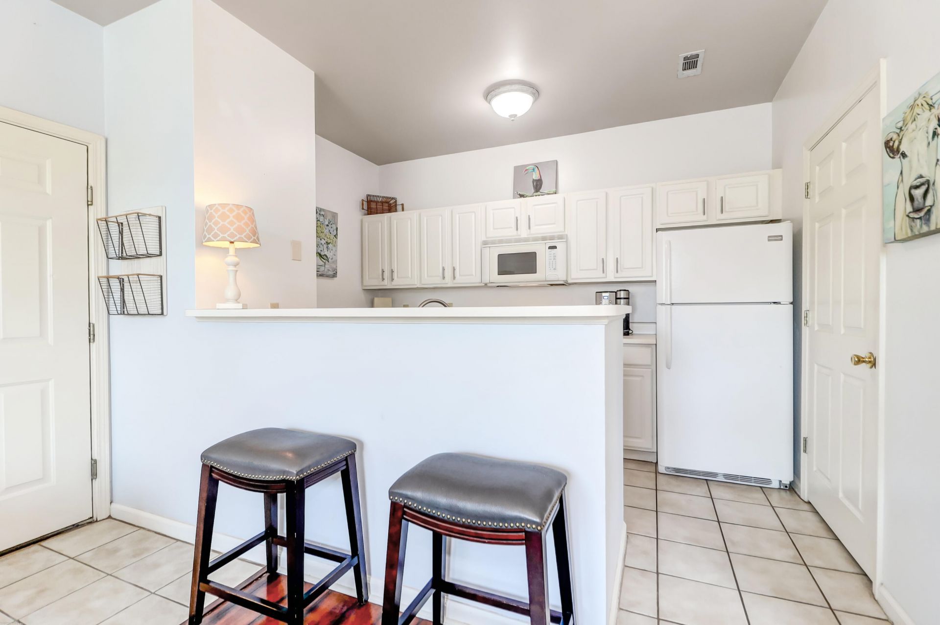 1600 Long Grove Drive Photo 8