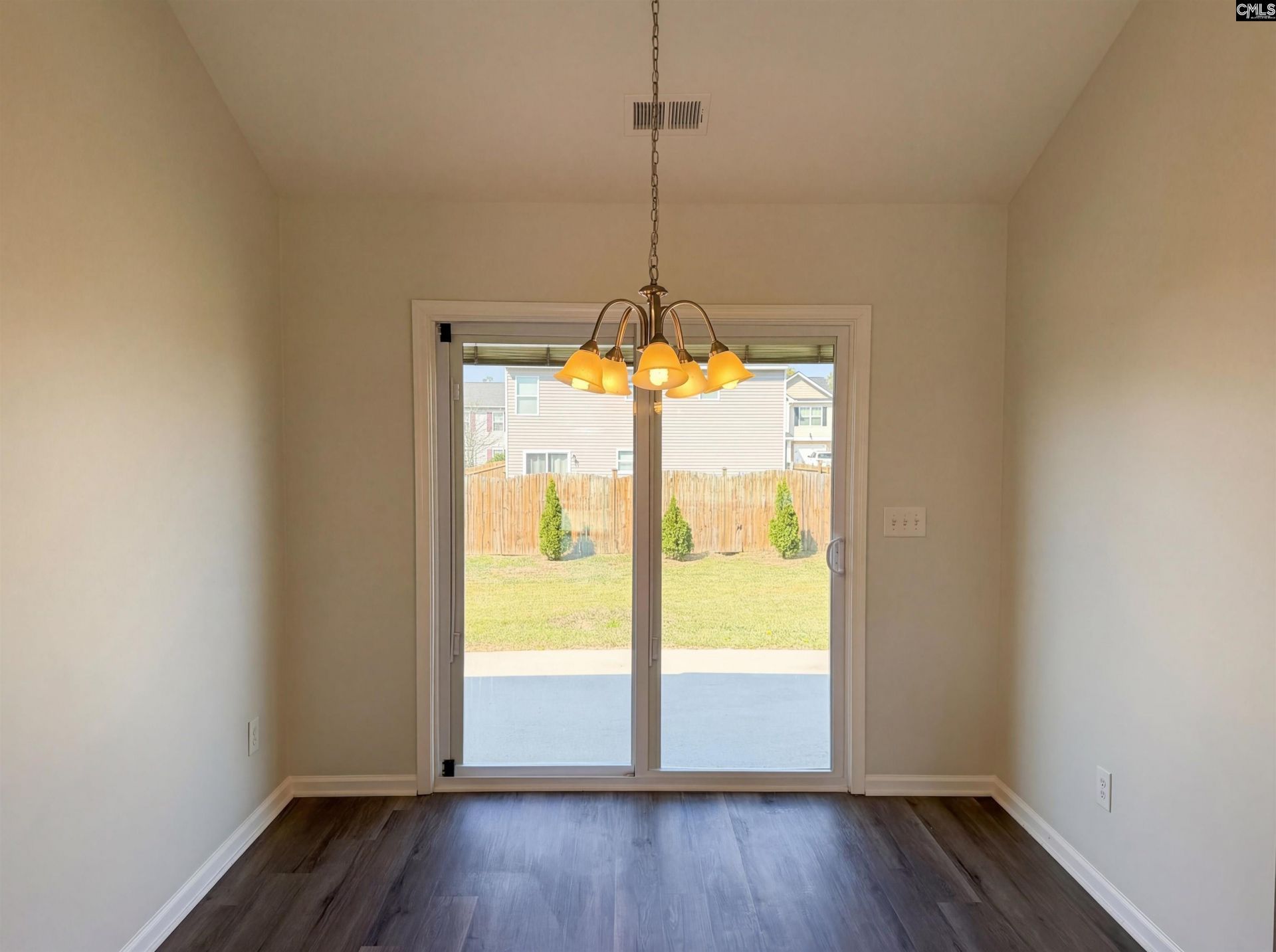 827 Dovefield Lane  Photo 6