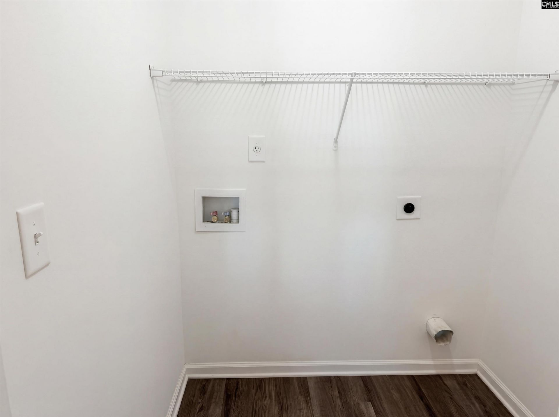 827 Dovefield Lane  Photo 9