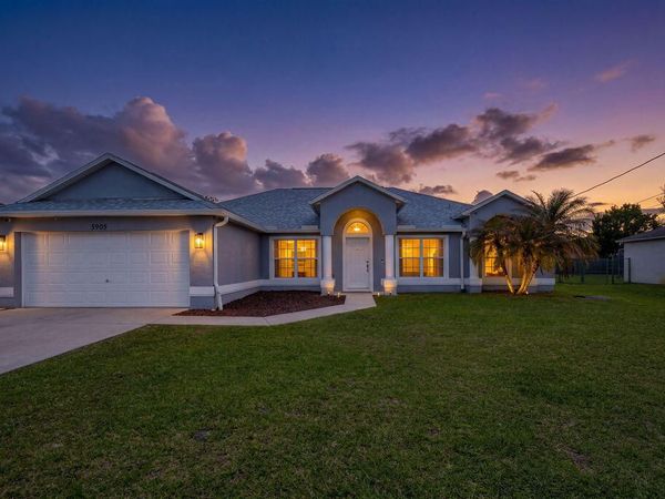 5905 NW Hann Drive, Port St. Lucie, FL 34986