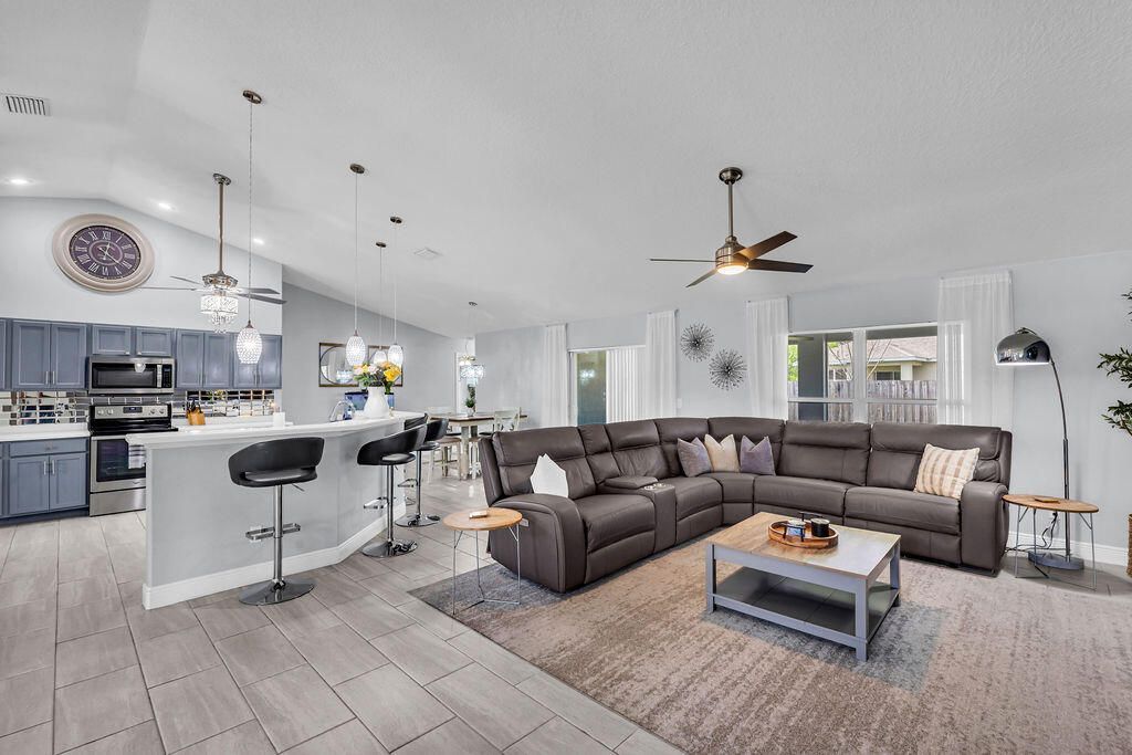 5905 NW Hann Drive, Port Saint Lucie, FL 34986 Photo