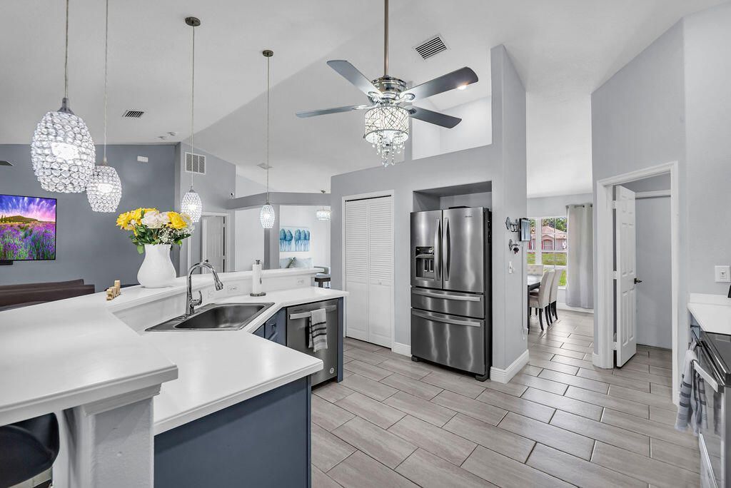 5905 NW Hann Drive, Port Saint Lucie, FL 34986 Photo