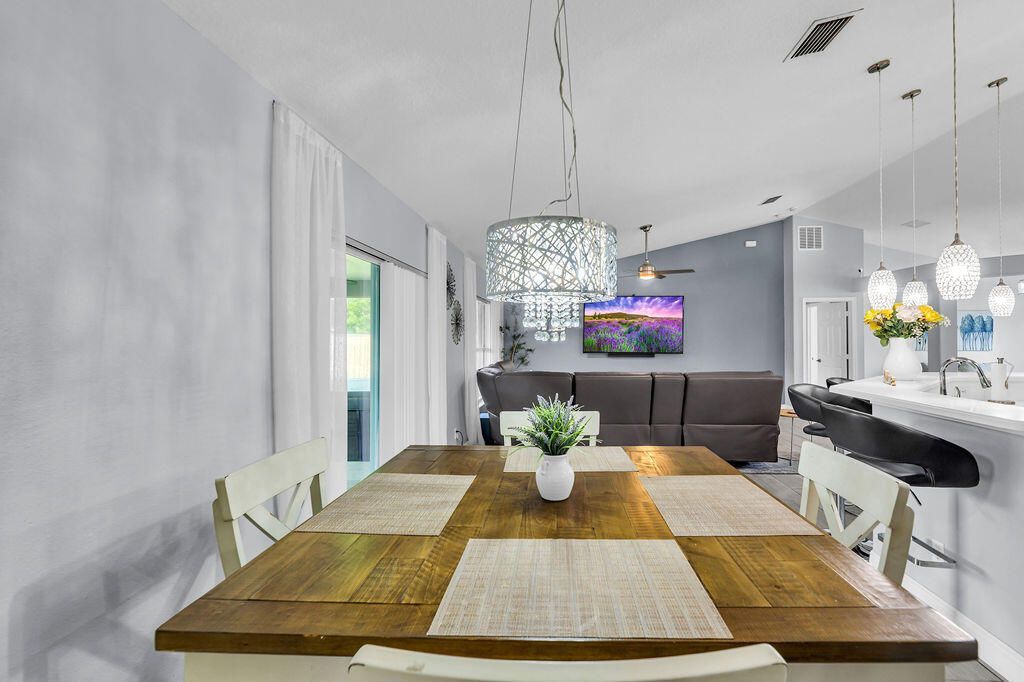 5905 NW Hann Drive, Port Saint Lucie, FL 34986 Photo