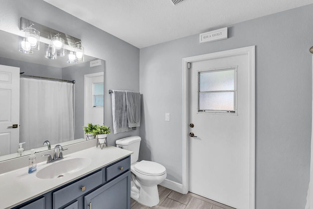 5905 NW Hann Drive, Port Saint Lucie, FL 34986 Photo