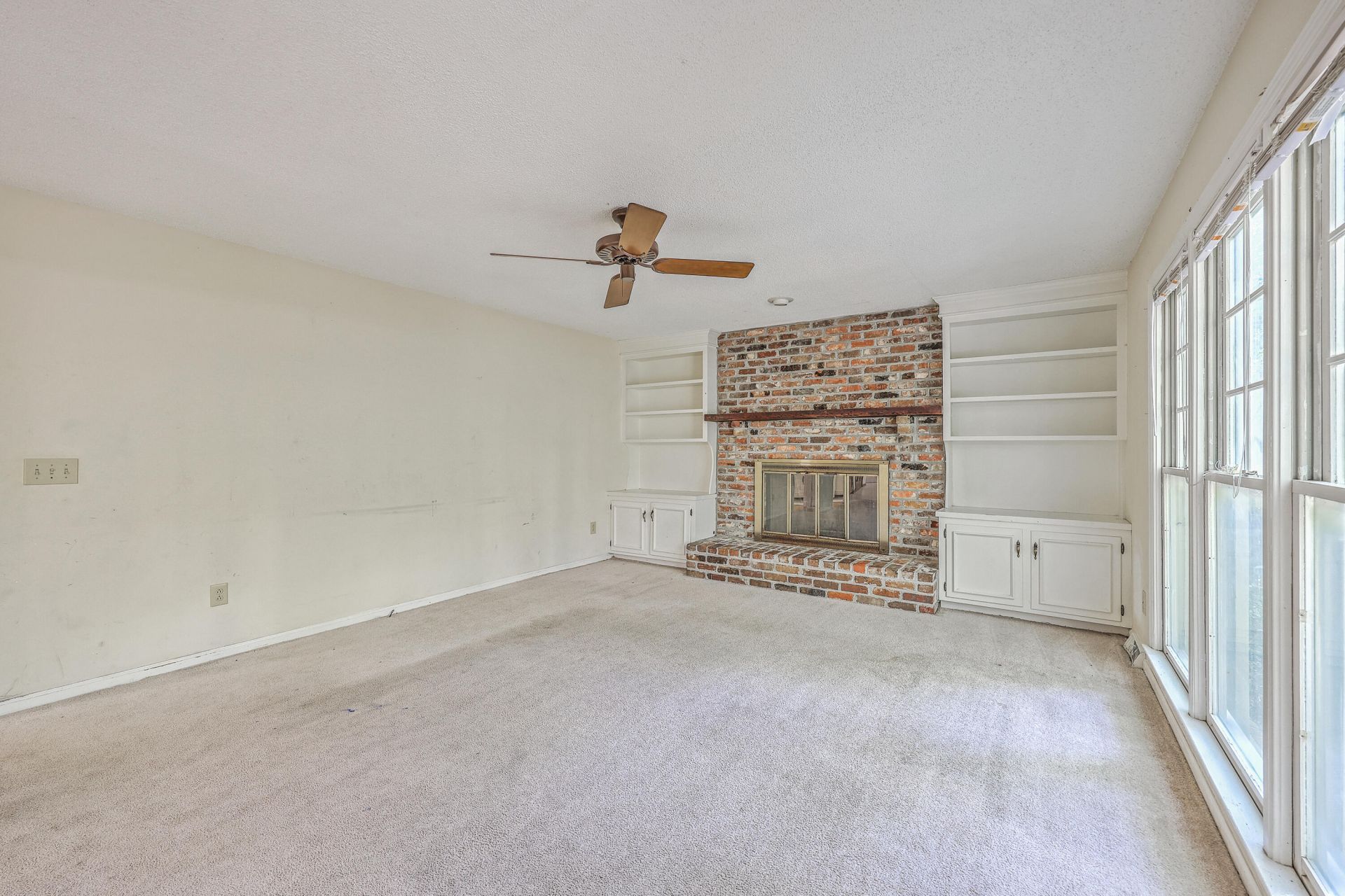 109 Squire Court Photo 17