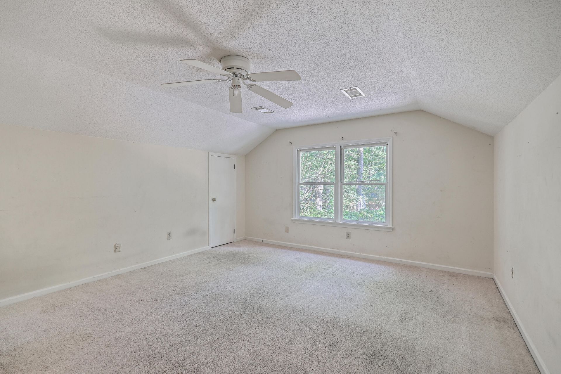 109 Squire Court Photo 25