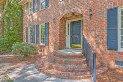 109 Squire Court photo 4