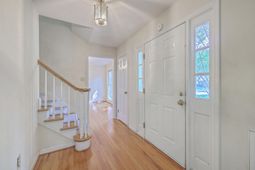 109 Squire Court photo 4