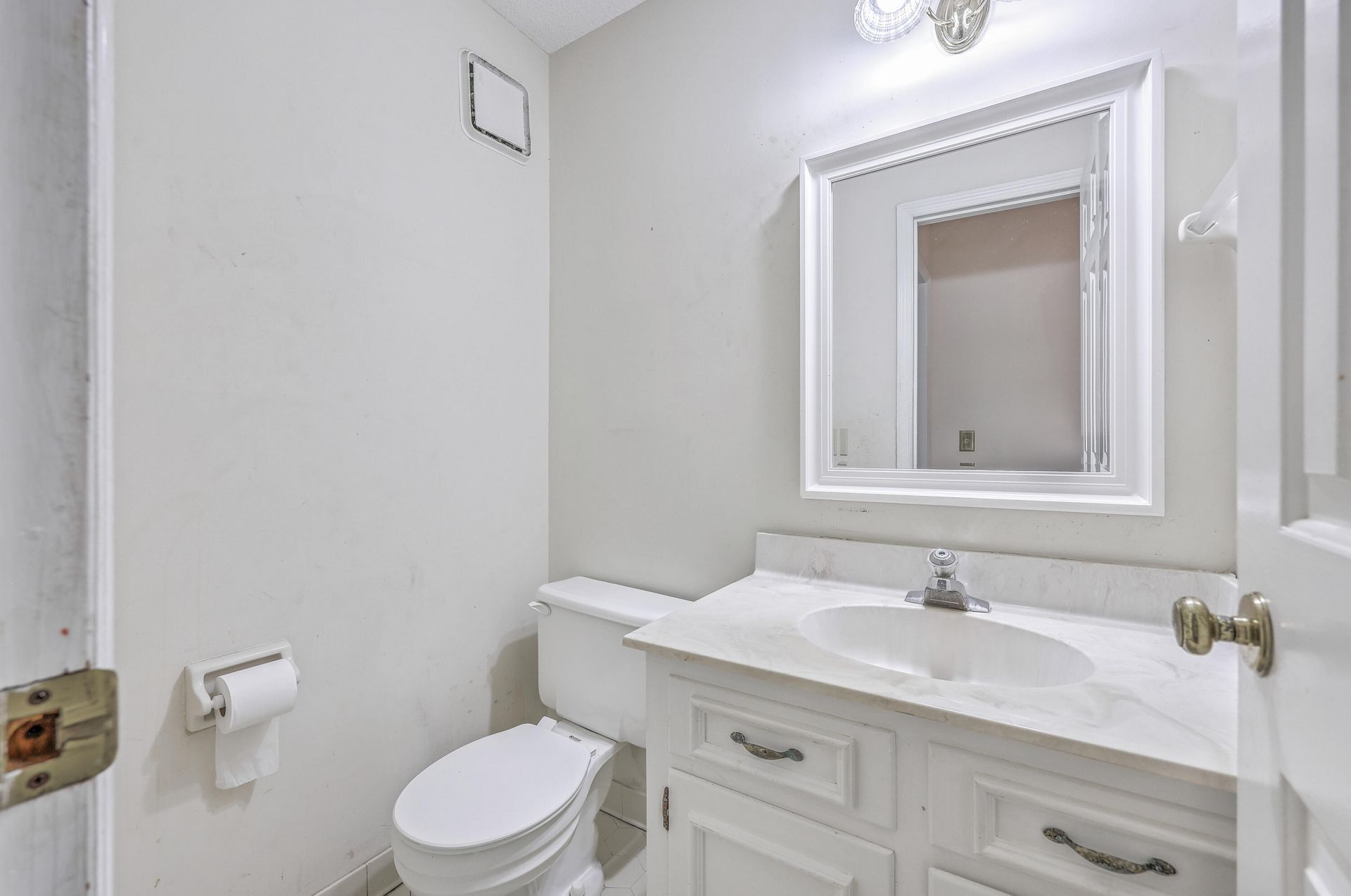 109 Squire Court Photo 9