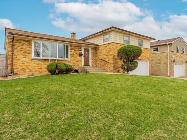 1531 N 9th Avenue, Melrose Park, IL 60160