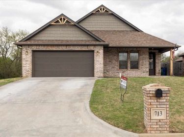 713 Meadow Lane, Cache, OK 73527