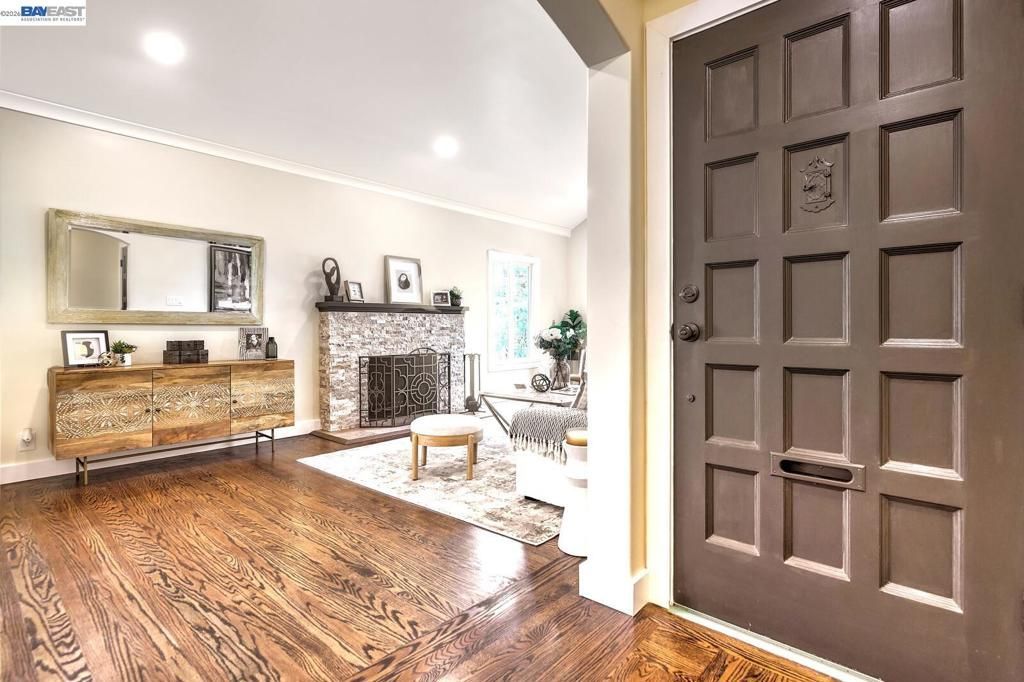 100 Sonia St., Oakland, CA 94618 Main Photo