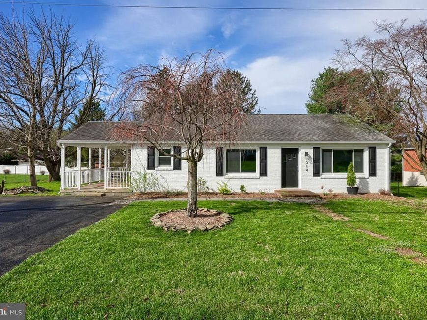 314 Dahlia Road, Lancaster, PA 17602 Main Photo