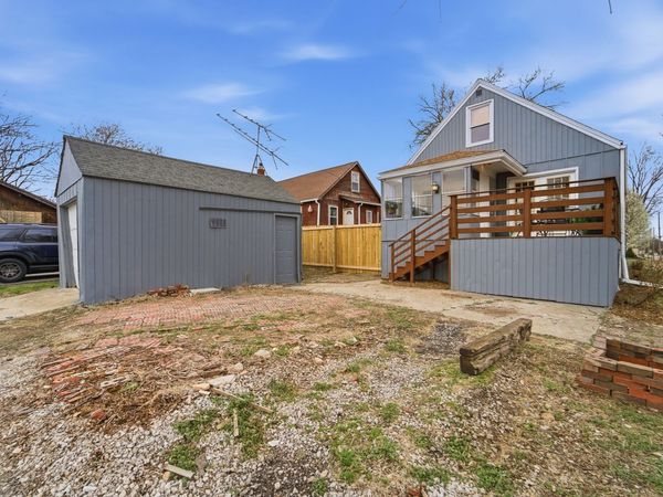 3200 Oxford Street, Des Moines, IA 50313