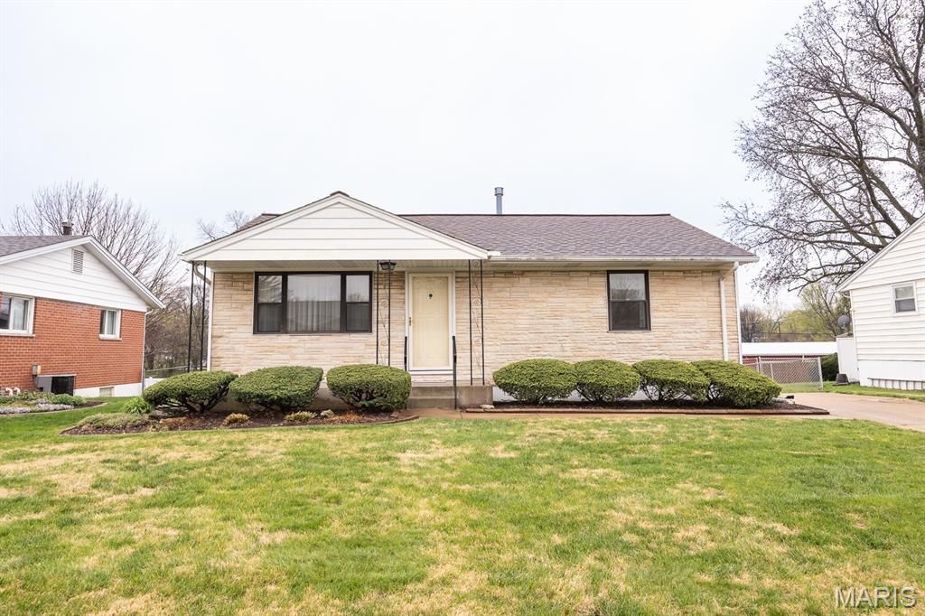 108 S Embassy Drive, Fairview Heights, IL 62208 Main Photo