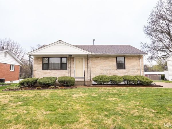 108 S Embassy Drive, Fairview Heights, IL 62208