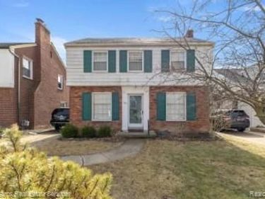 1883 Lochmoor Boulevard, Grosse Pointe Woods, MI 48236