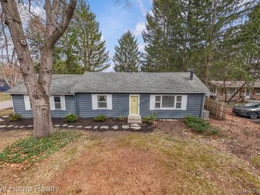 4215 Newton Road, Commerce Twp, MI 48390