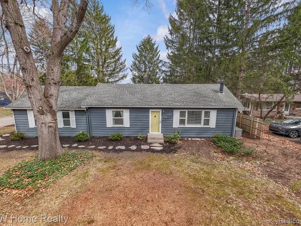 4215 Newton Road, Commerce Twp, MI 48390