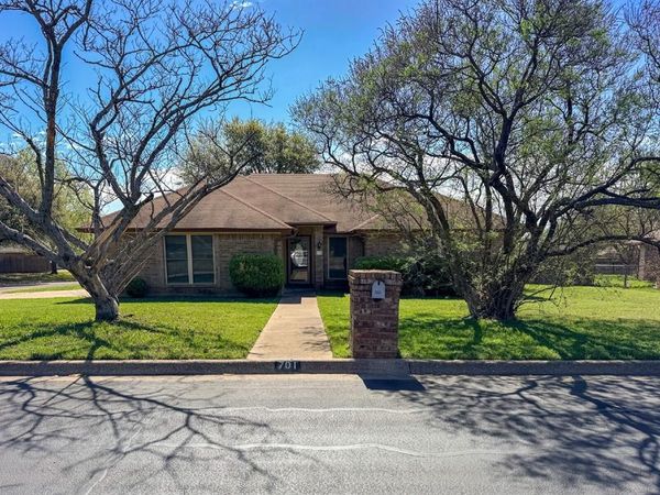701 Daniels Drive , Crowley, TX 76036