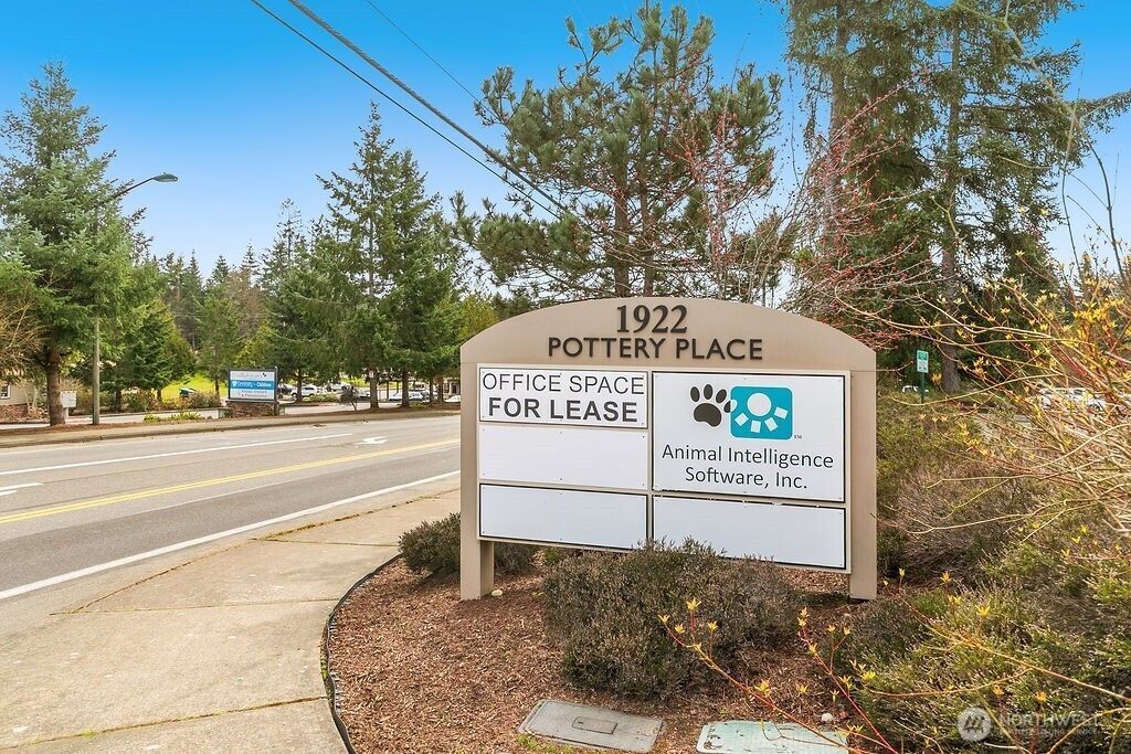 1922 Pottery Avenue , Port Orchard, WA 98366