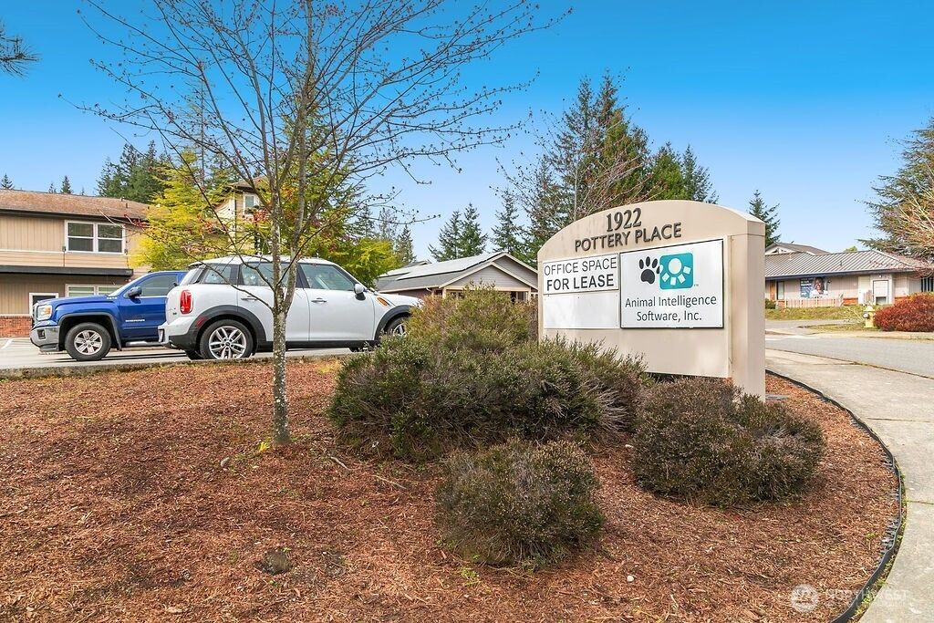 1922 Pottery Avenue , Port Orchard, WA 98366