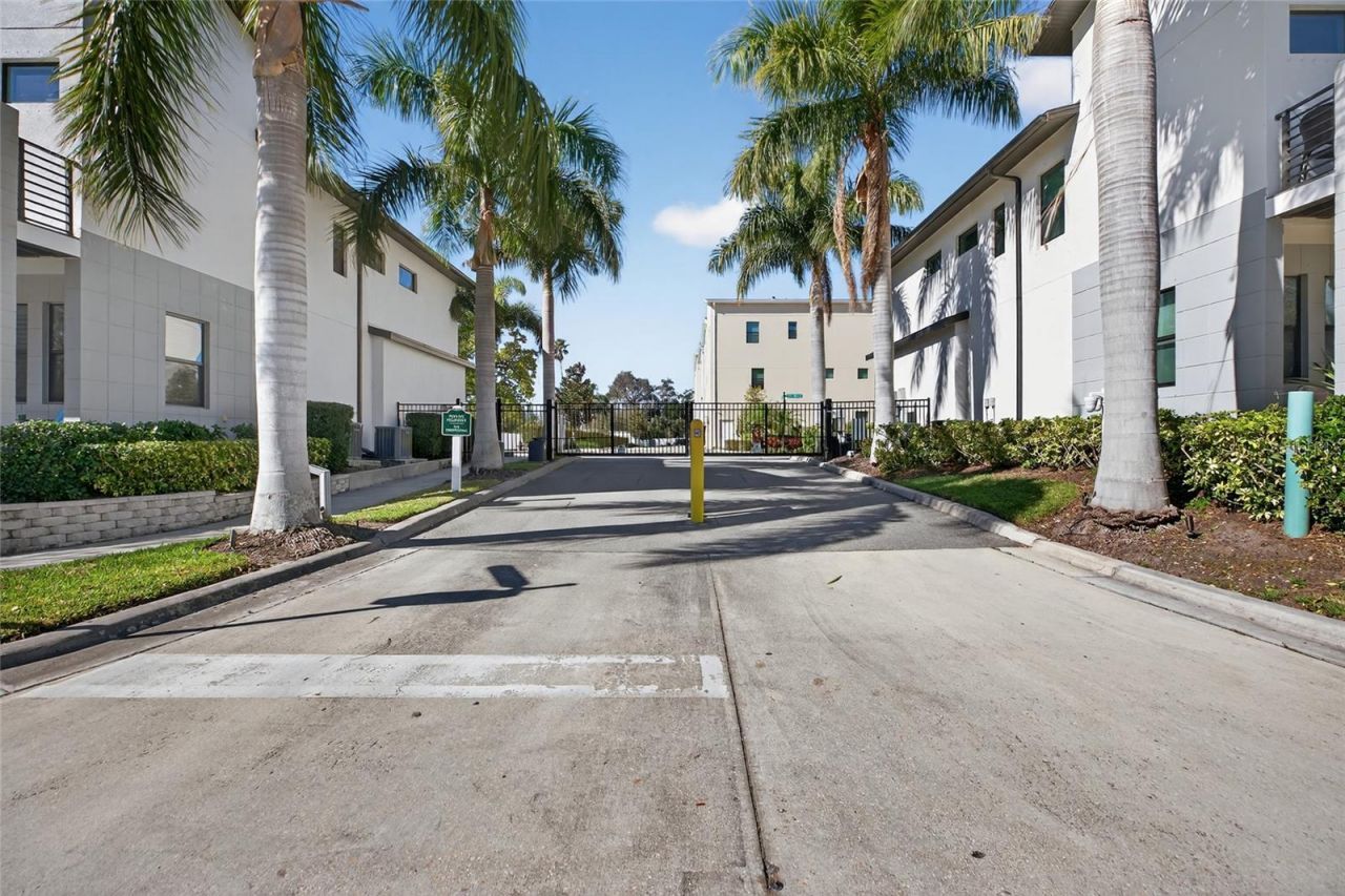 2526 13th Avenue N, Saint Petersburg, FL 33713 Photo