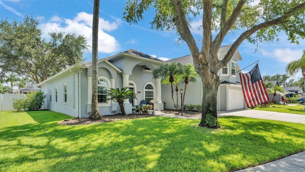 3911 Smoke Rise Court , Valrico, FL 33594 Photo