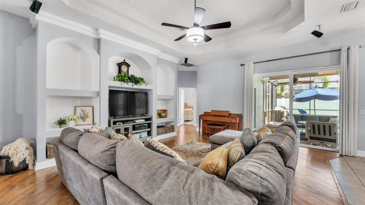 3911 Smoke Rise Court , Valrico, FL 33594 Photo