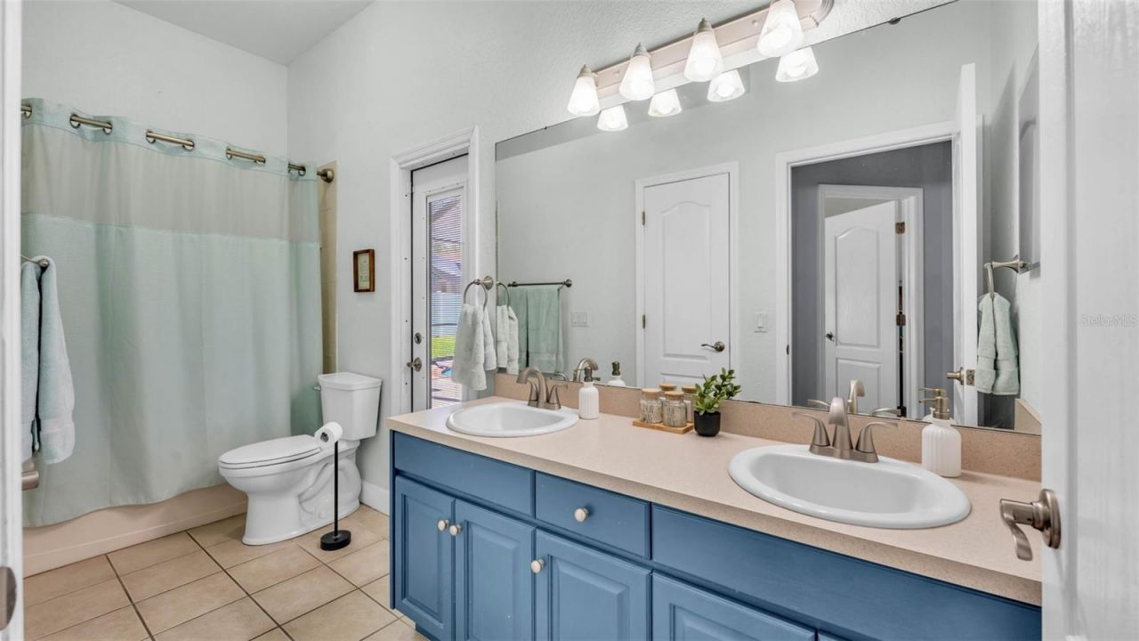 3911 Smoke Rise Court , Valrico, FL 33594 Photo