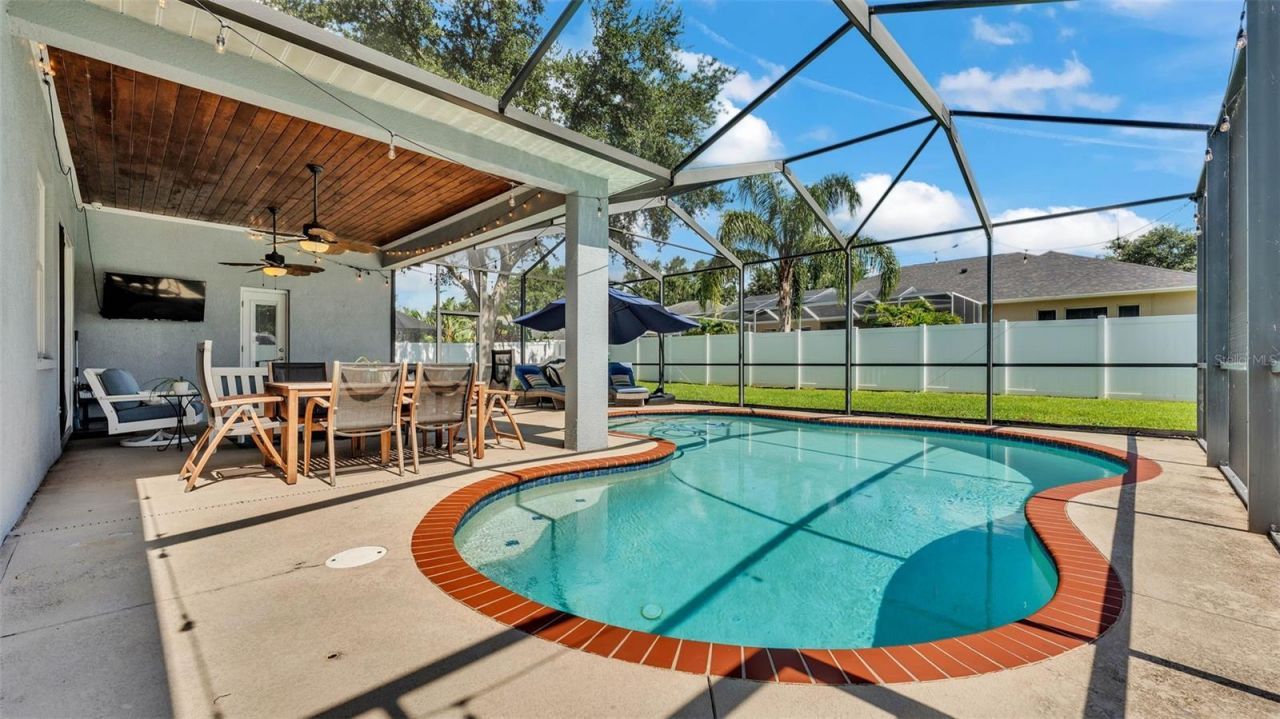 3911 Smoke Rise Court , Valrico, FL 33594 Photo